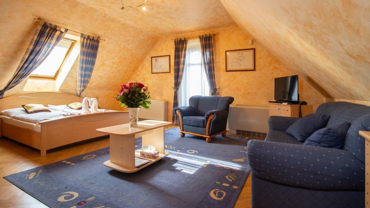Palazzo Wellness Villa Eger Buitenkant foto