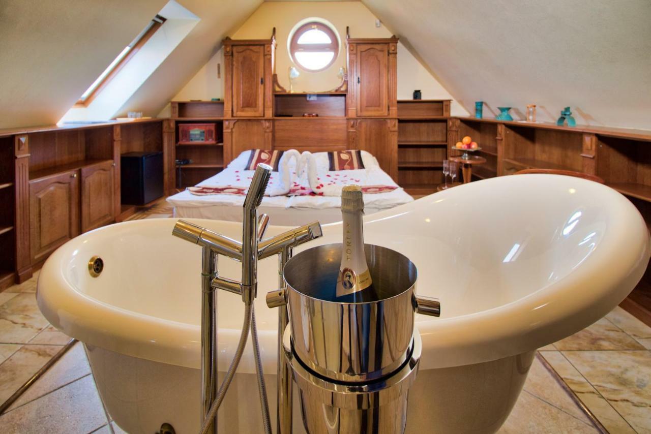 Palazzo Wellness Villa Eger Buitenkant foto
