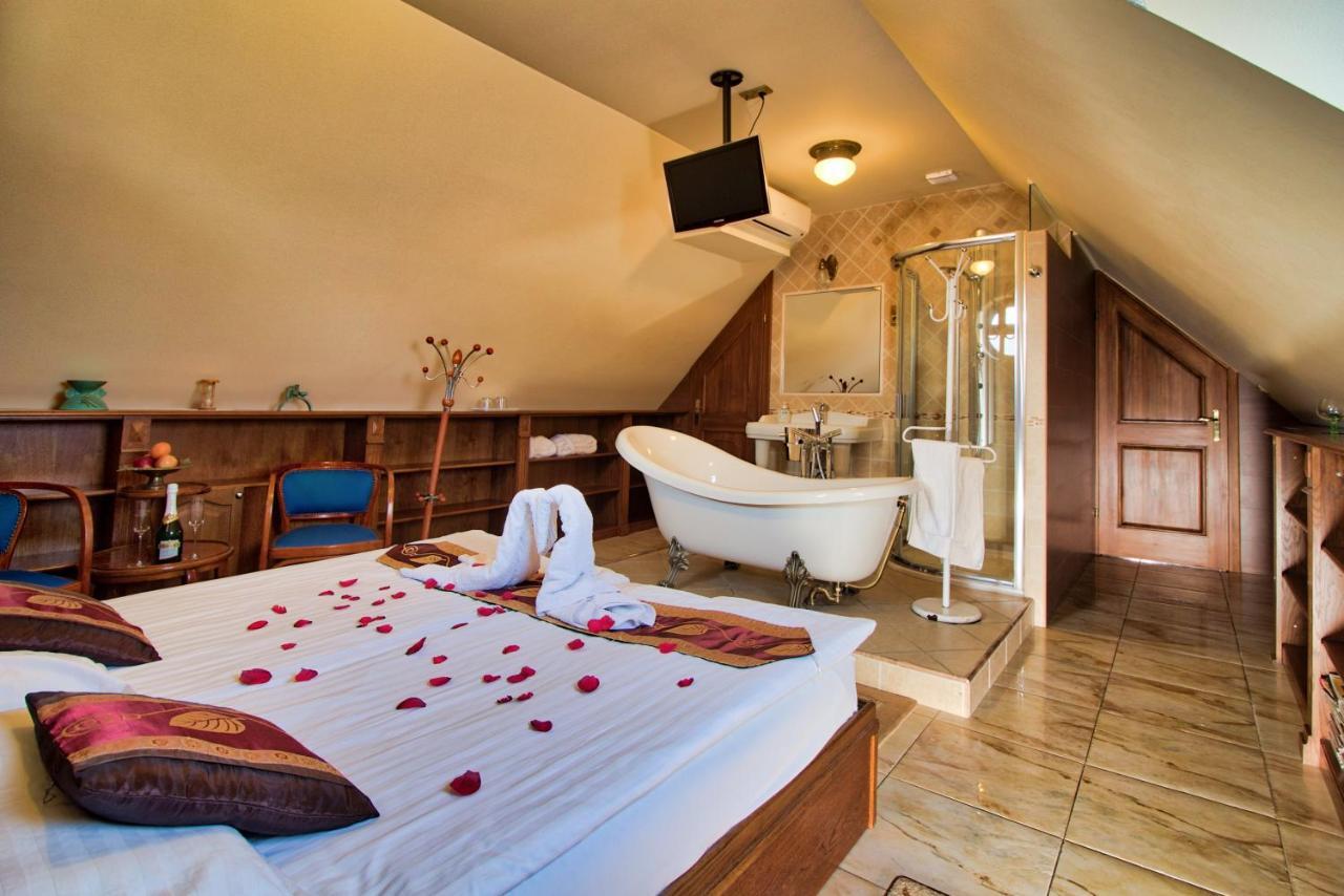 Palazzo Wellness Villa Eger Buitenkant foto